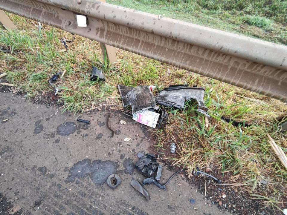 Foto 5 de 8 — Acidente envolvendo caminhões, moto e três veículos deixa feridos na Washington Luís (SP310) em Araraquara